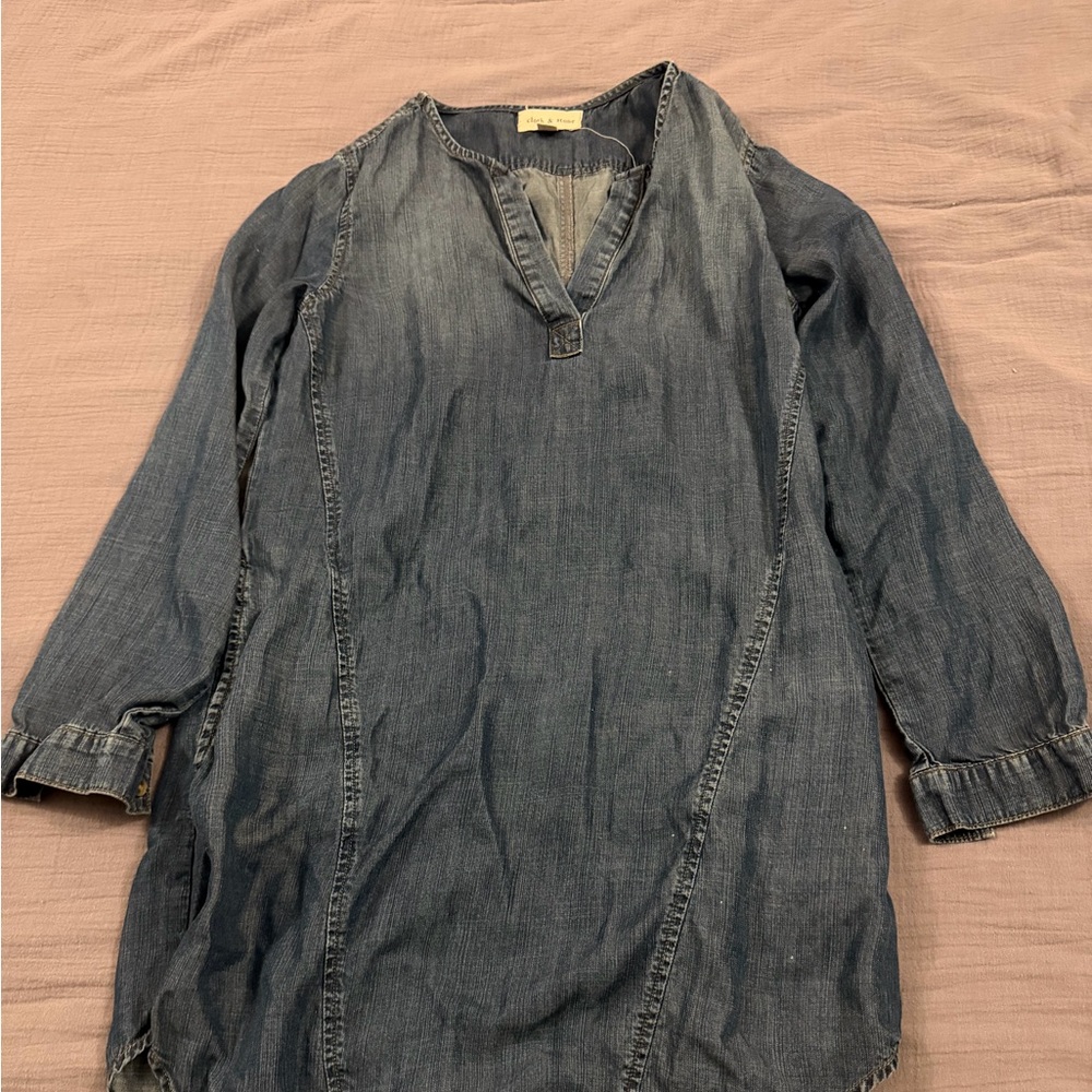 Cloth & Stone Blue V-Neck Chambray Dress